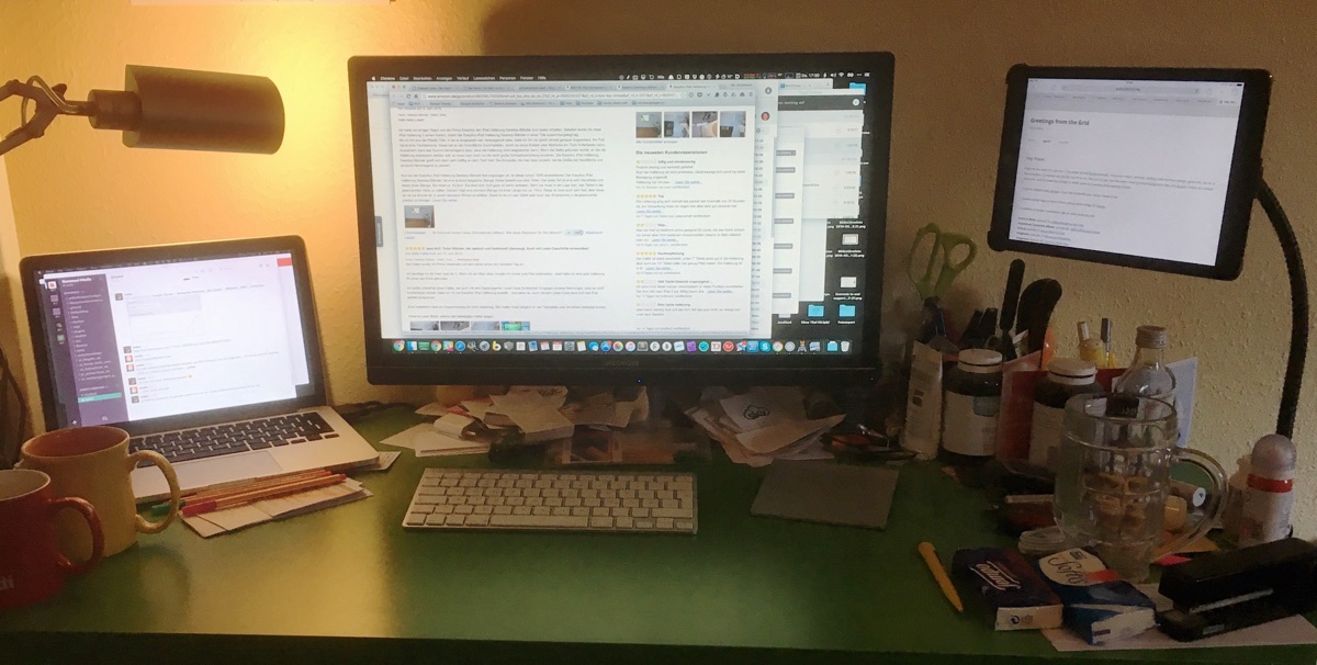 iPad Schwanenhals an meinem Schreibtisch